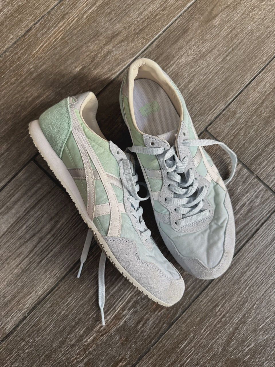 Onitsuka Tiger size 9.5 • Pre-Owned [1543]