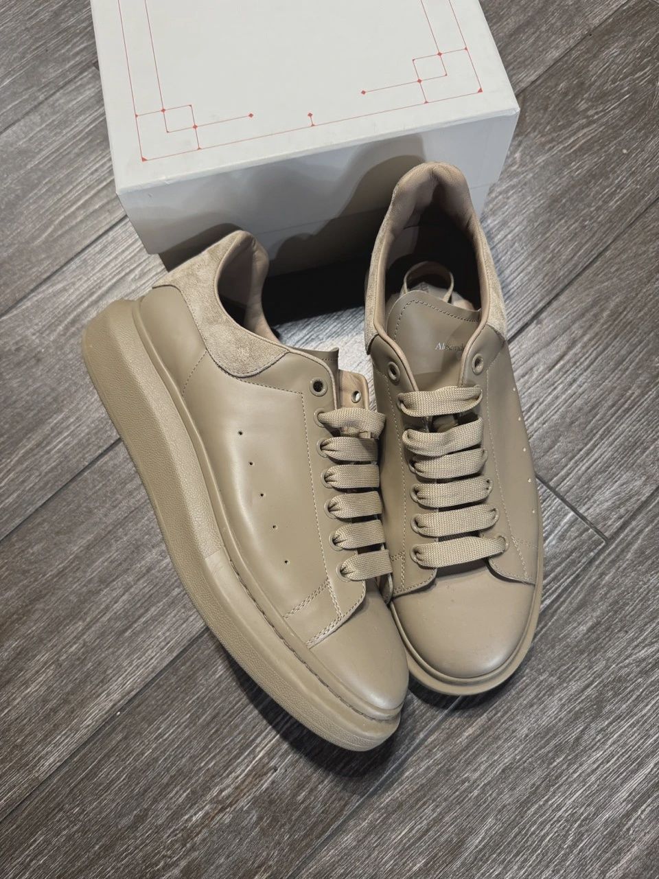 Alexander McQueen size 12 • Pre-Owned [8926]