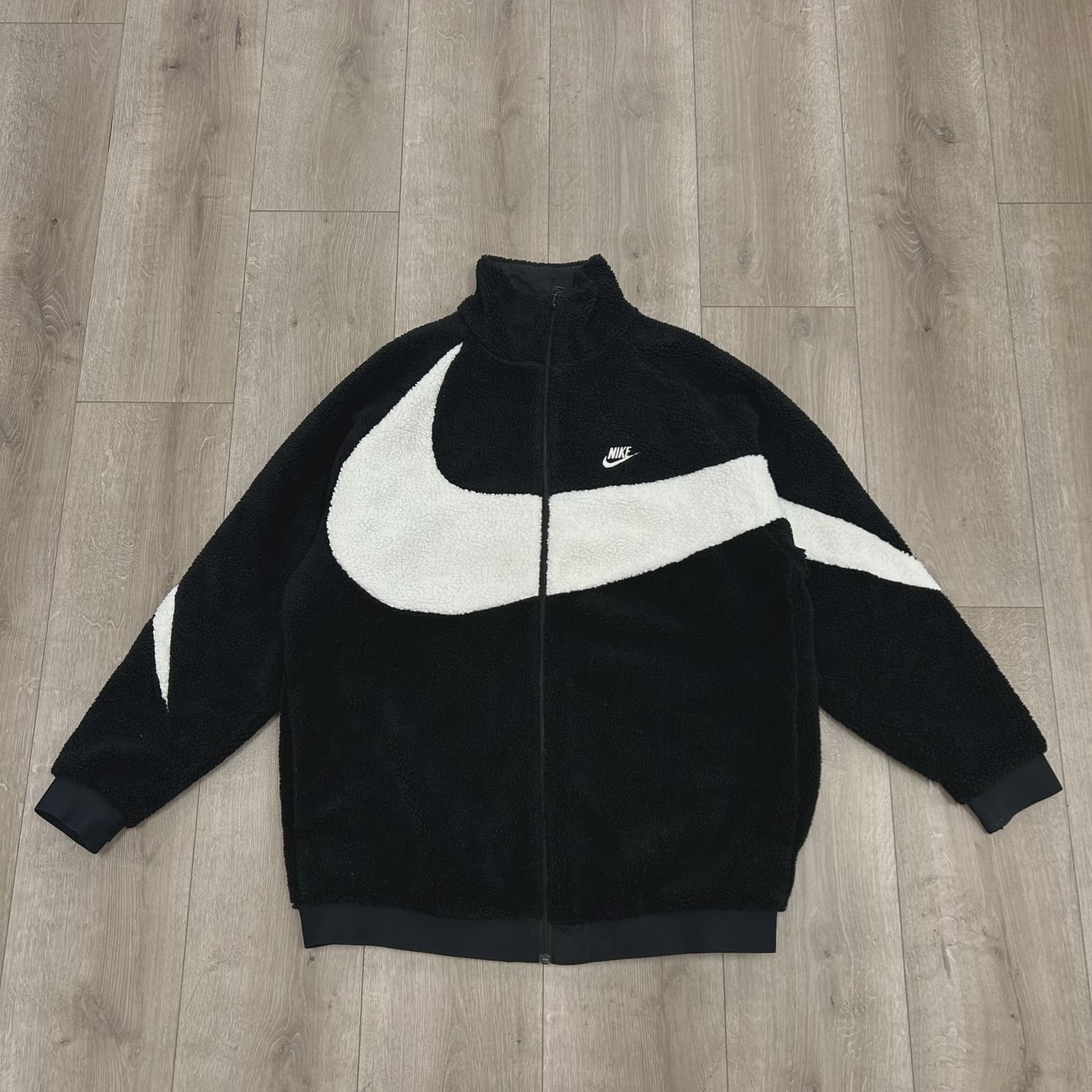 Nike Big Swoosh Reversible Boa Jacket 'Black' • Pre-Owned [3893]