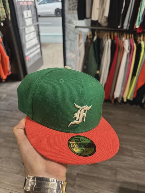 Fear of god fitted 7 1/8 • Pre-Owned [3799]