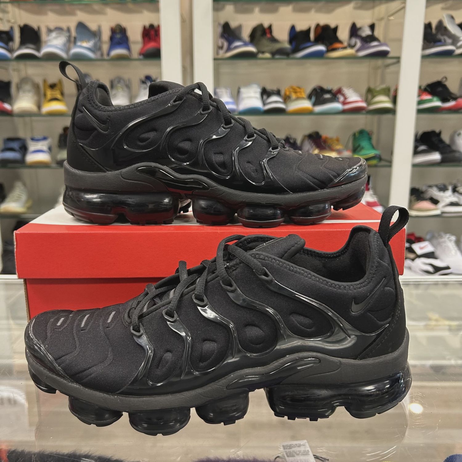 Nike Air VaporMax Plus Triple Black • Pre-Owned [8679]