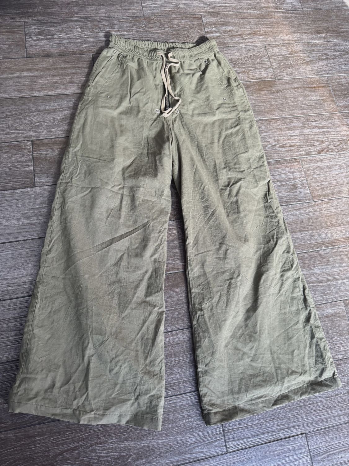 Mnml Green Wide Leg Pants sz M • Pre-Owned [4908]