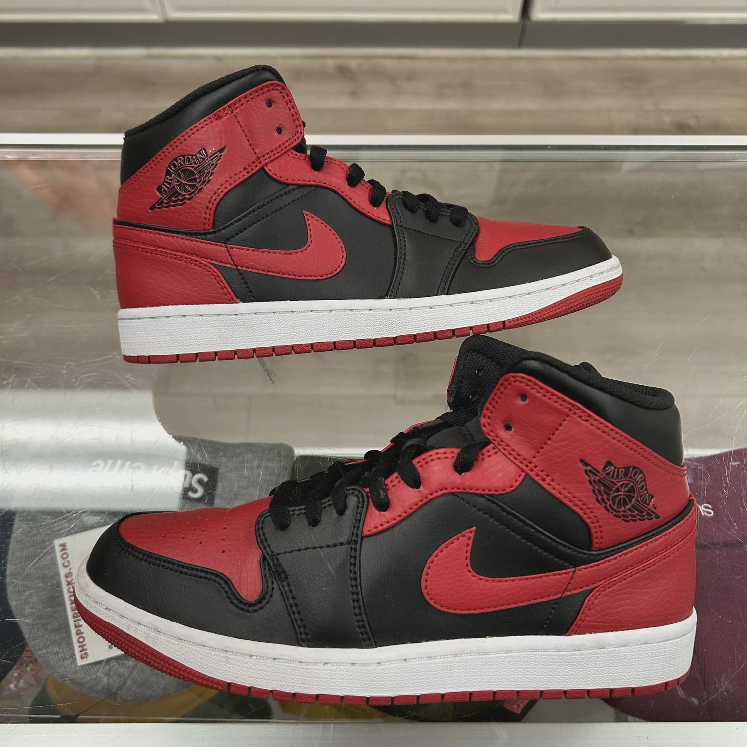 Jordan 1 Mid Banned (2020) NO BOX • Pre-Owned [9818]