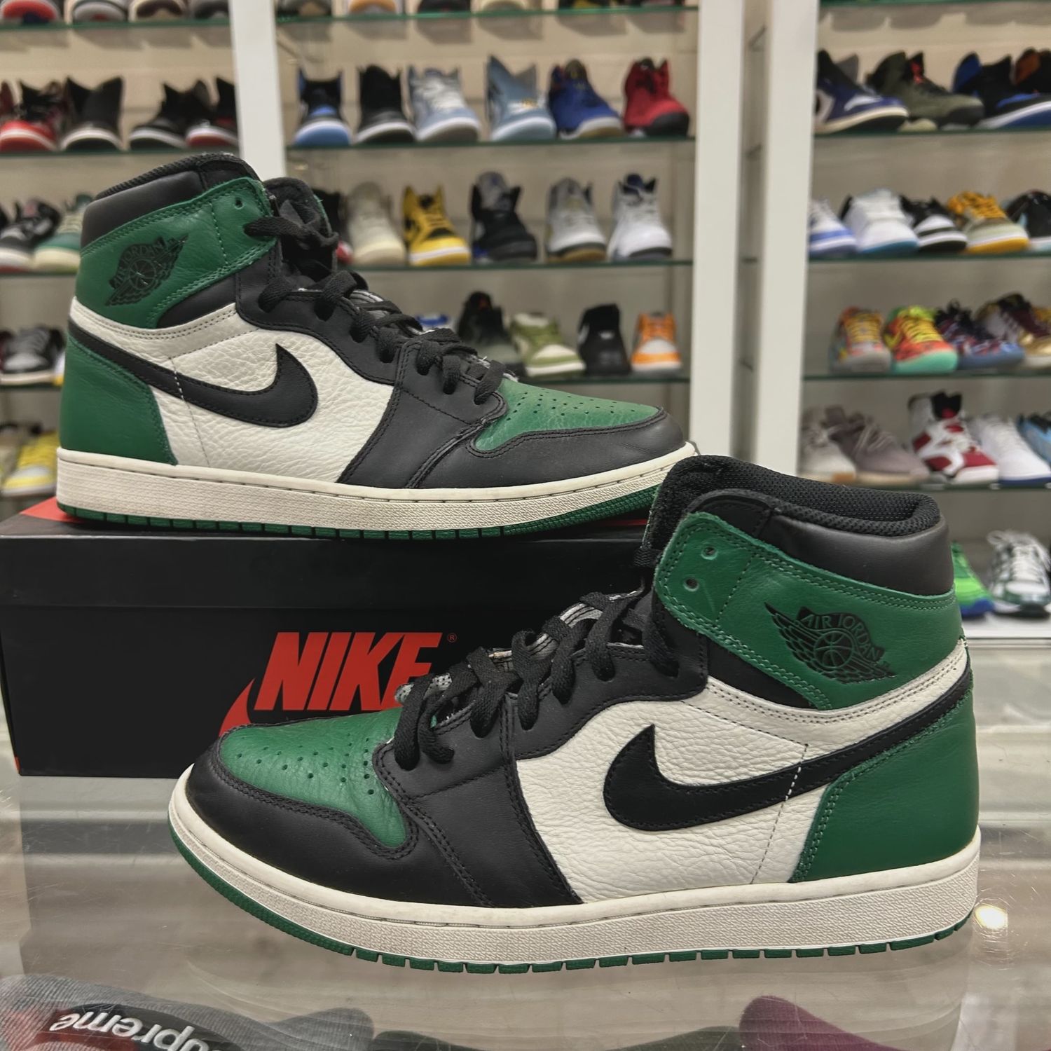 Air Jordan 1 Retro High Pine Green • Pre-Owned [6747]