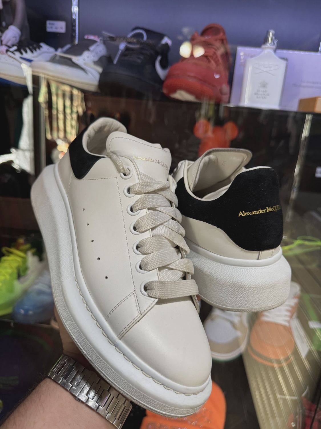 Alexander McQueen Oversized White Black size 7 No Box • Pre-Owned [7719]