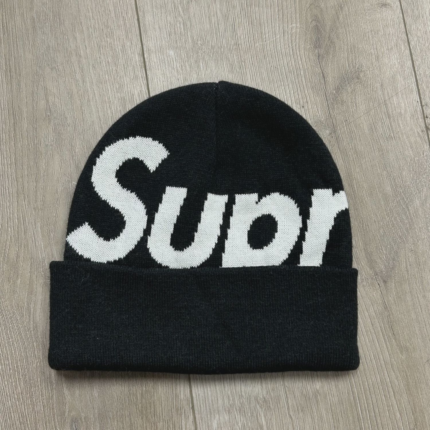 Supreme Beanie Across Logo Black - New • Brand New [9004]