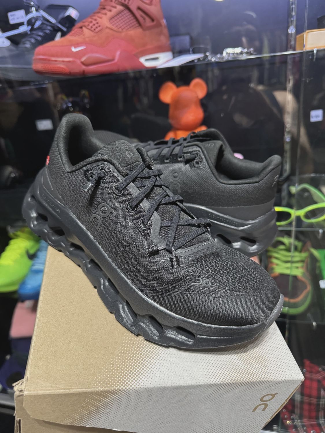 On Cloud Cloudtilt size 7 Women • Pre-Owned [2952]