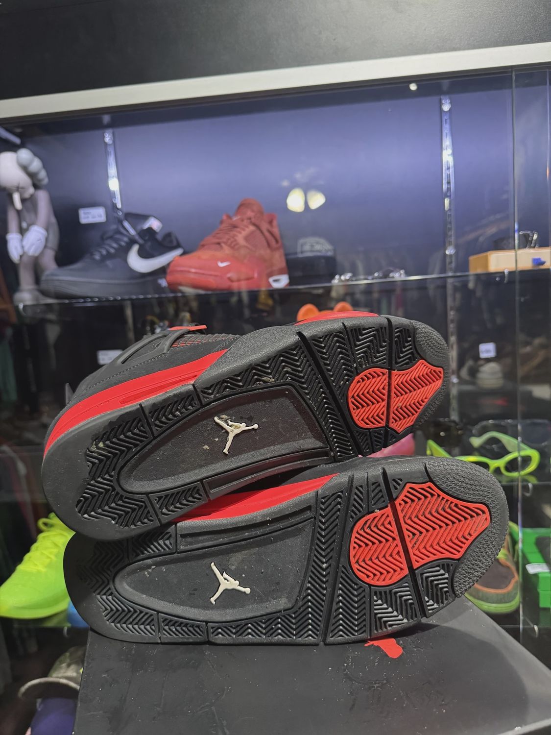 Air Jordan 4 Retro Red Thunder • Pre-Owned [2985]