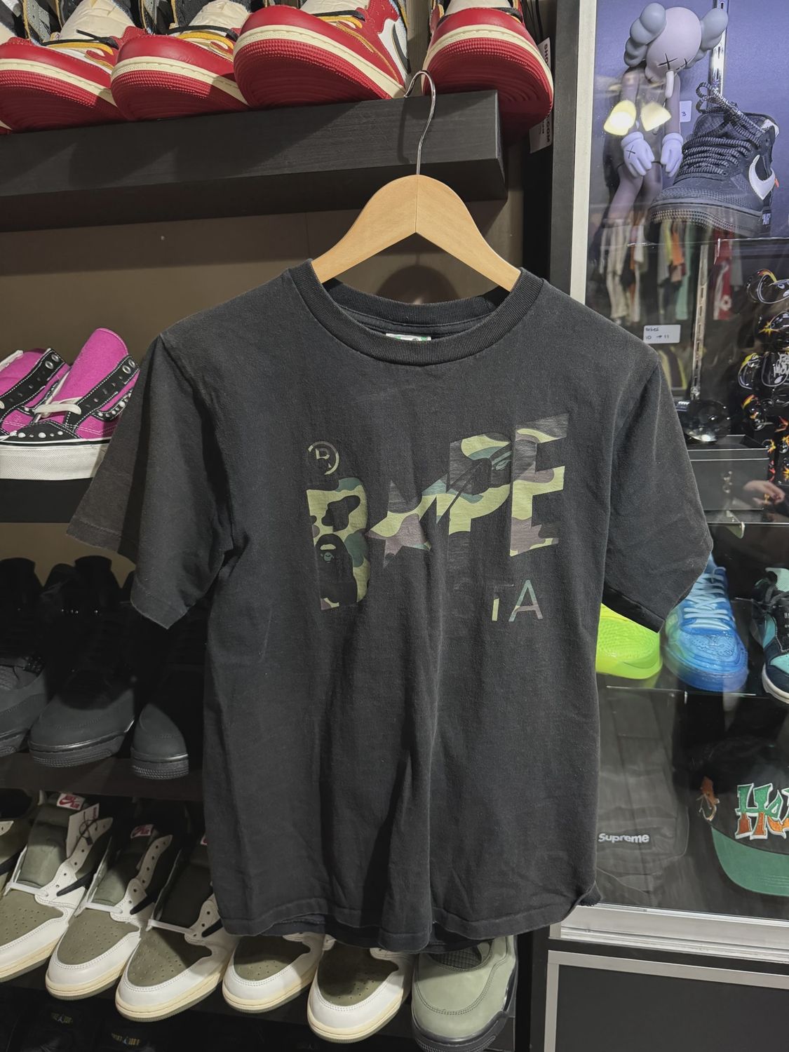 Bape 1st Camo Bape Sta Logo Tee size Small • Pre-Owned [9537]