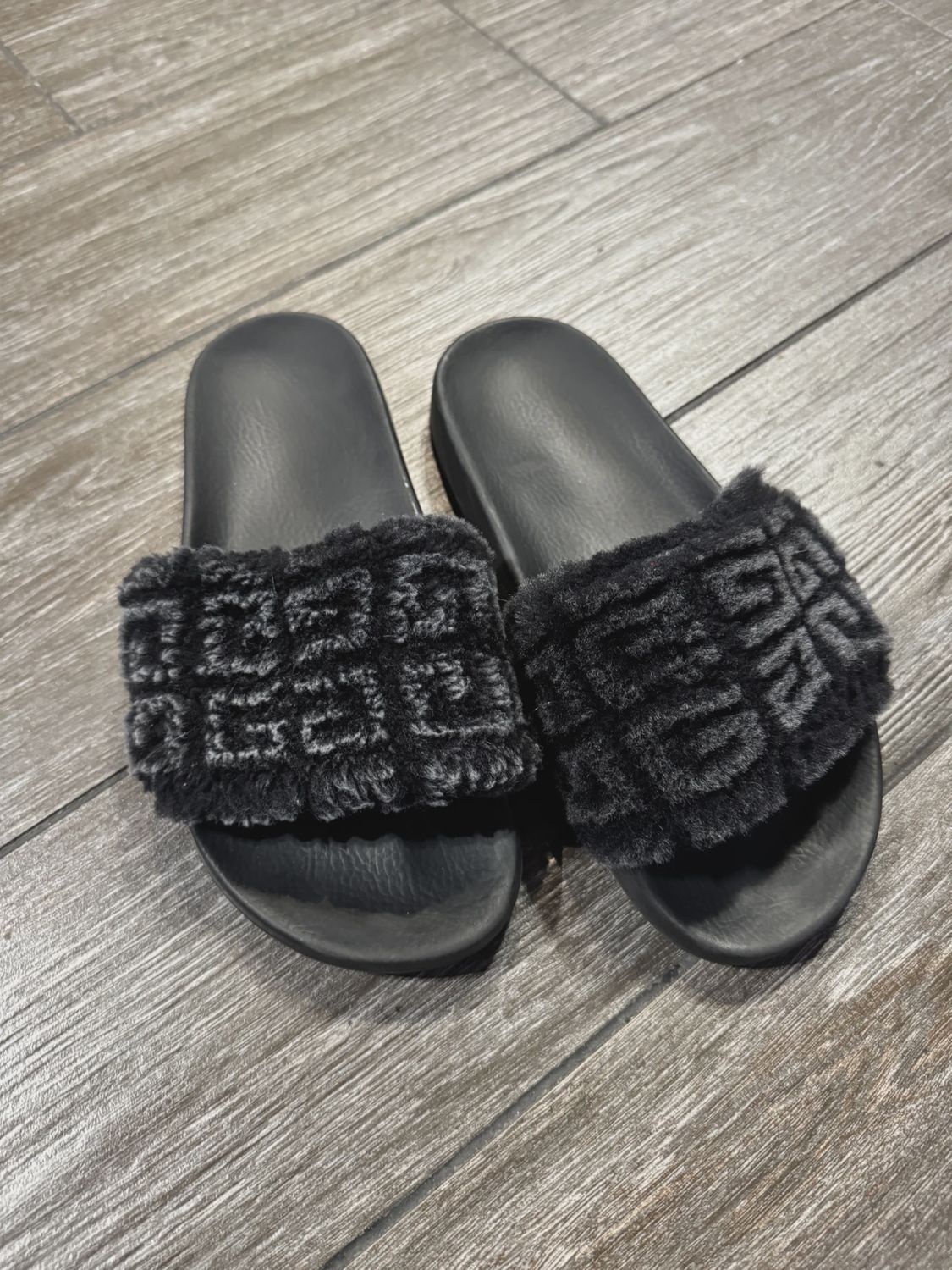Givenchy Slides Black Fur Women’s size 4 No Box • Pre-Owned [6670]