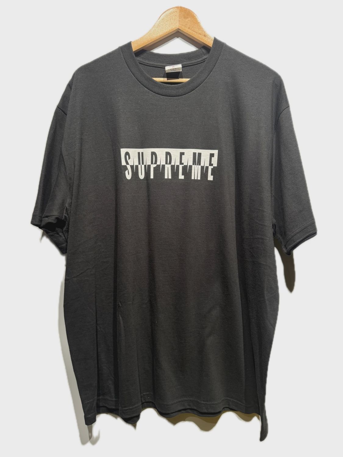 Supreme Split Logo FW25 size XL • Pre-Owned [3168]