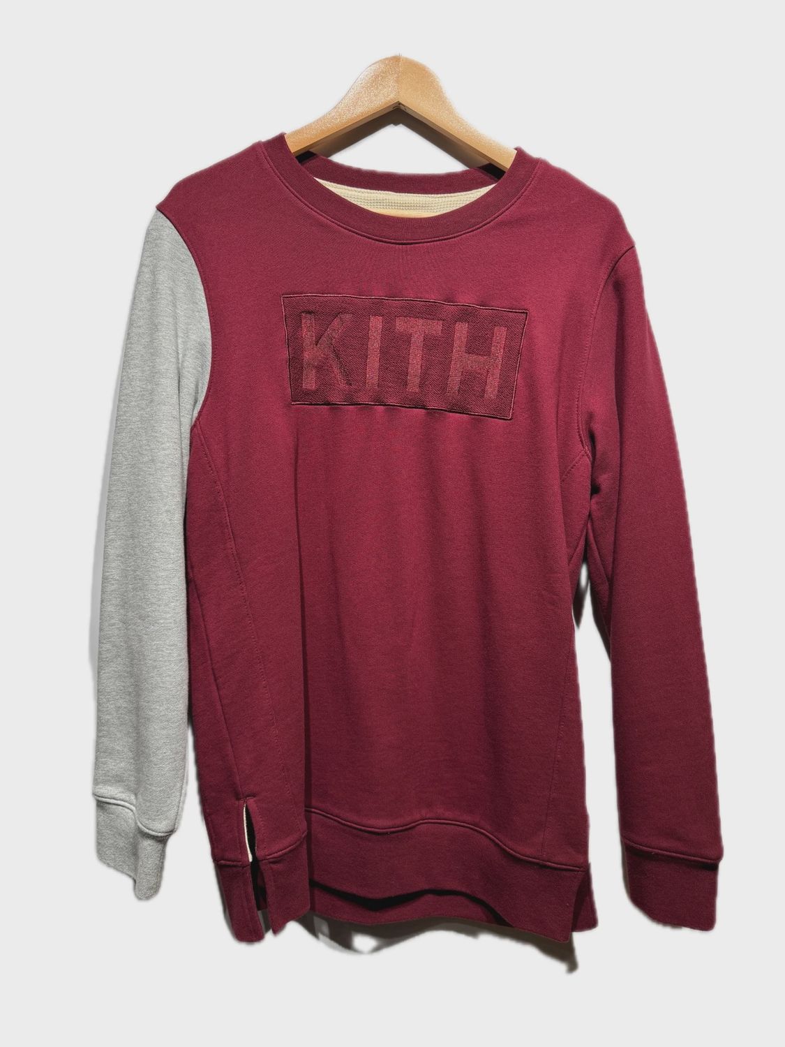 Kith Red Crewneck size M  • Pre-Owned [2913]