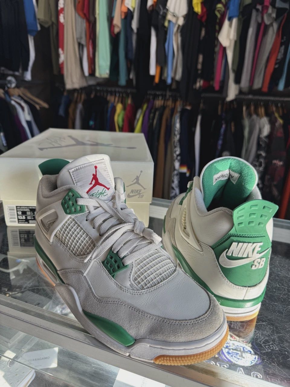 Air Jordan 4 Retro SB Pine Green • Pre-Owned [6261]