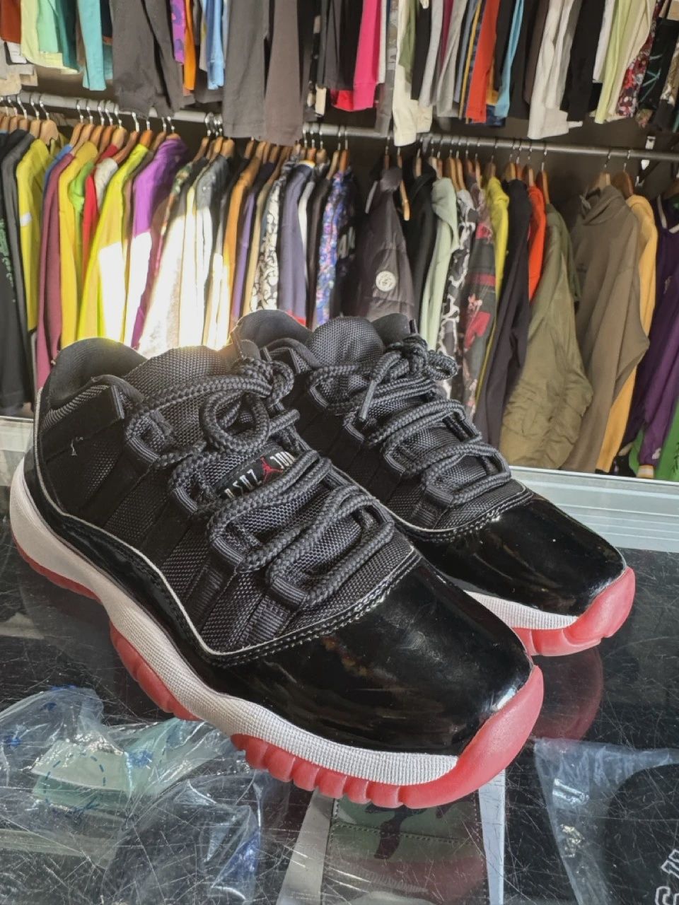 Air Jordan 11 Retro Low Black Red (Grade School) (2025) • Pre-Owned [3405]