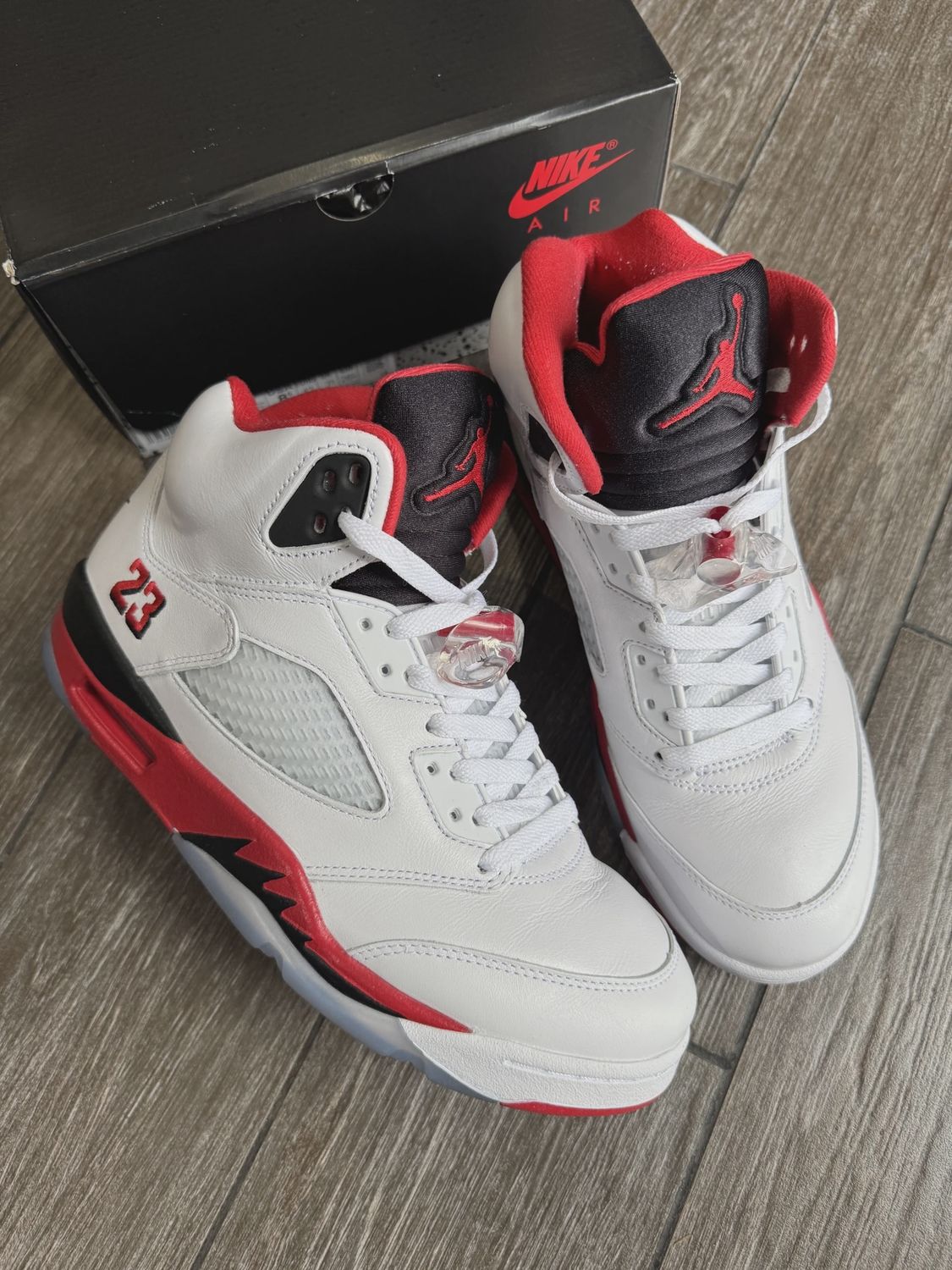 Air Jordan 5 Retro Fire Red Black Tongue (2025) • Pre-Owned [9752]