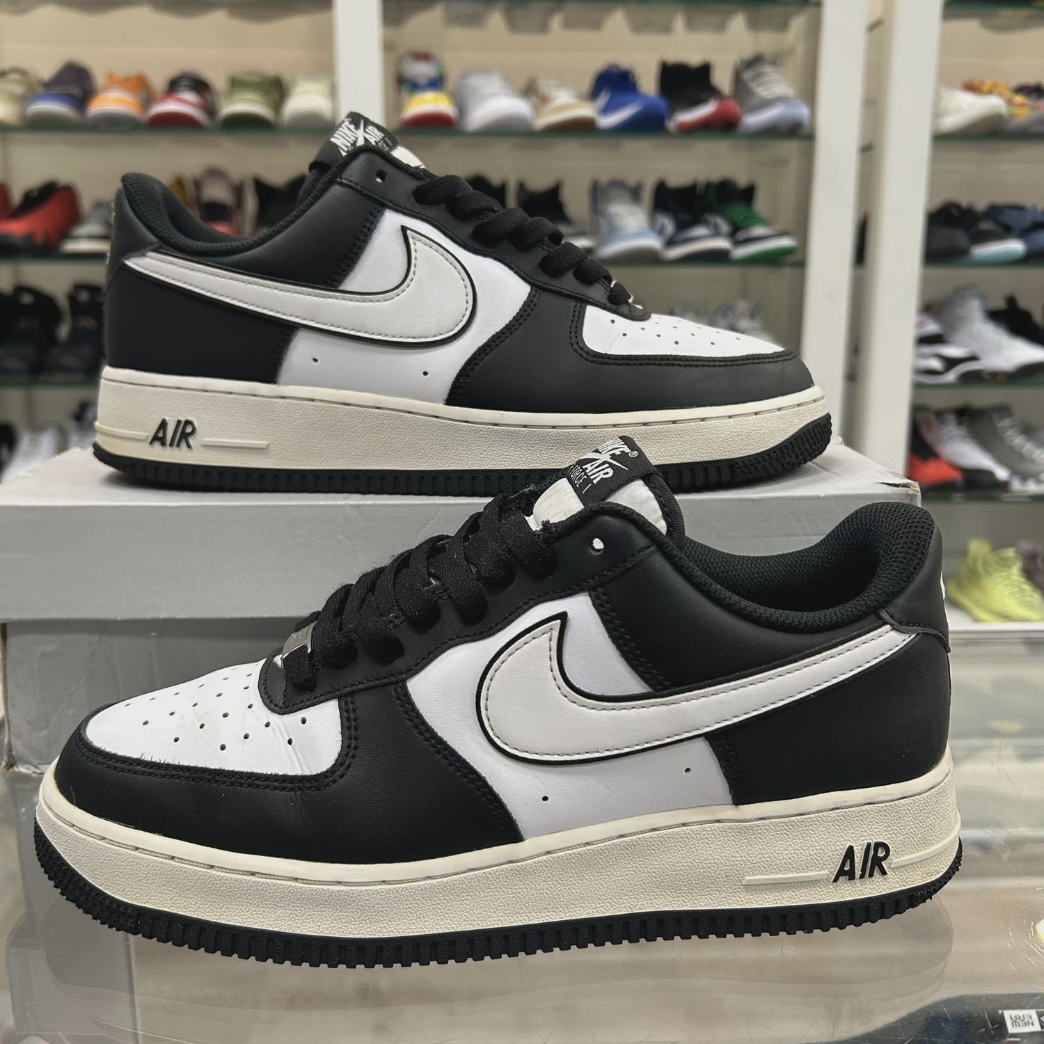 Nike Air Force 1 Low '07 White Swoosh Panda • Pre-Owned [3386]