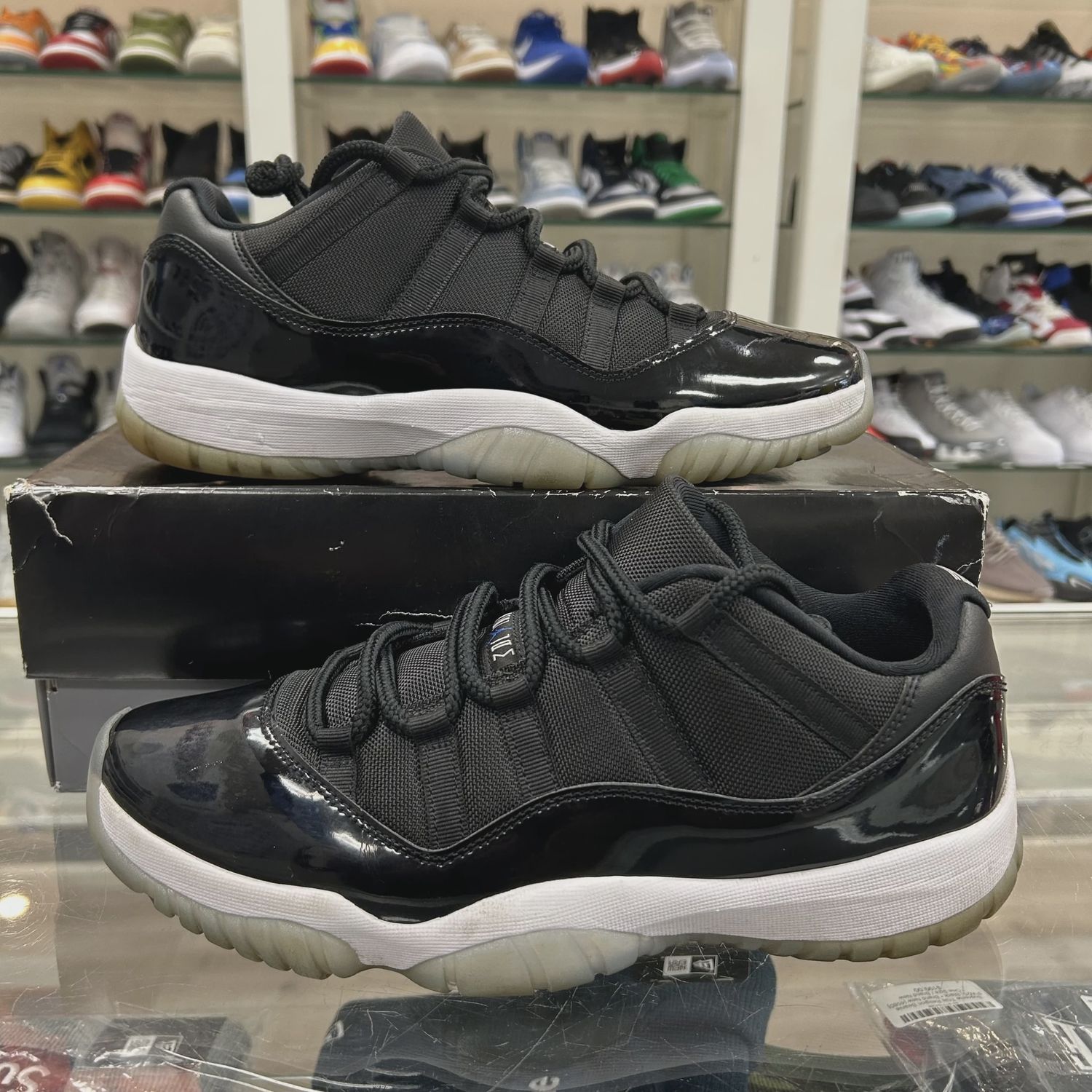Air Jordan 11 Retro Low Space Jam • Pre-Owned [8117]