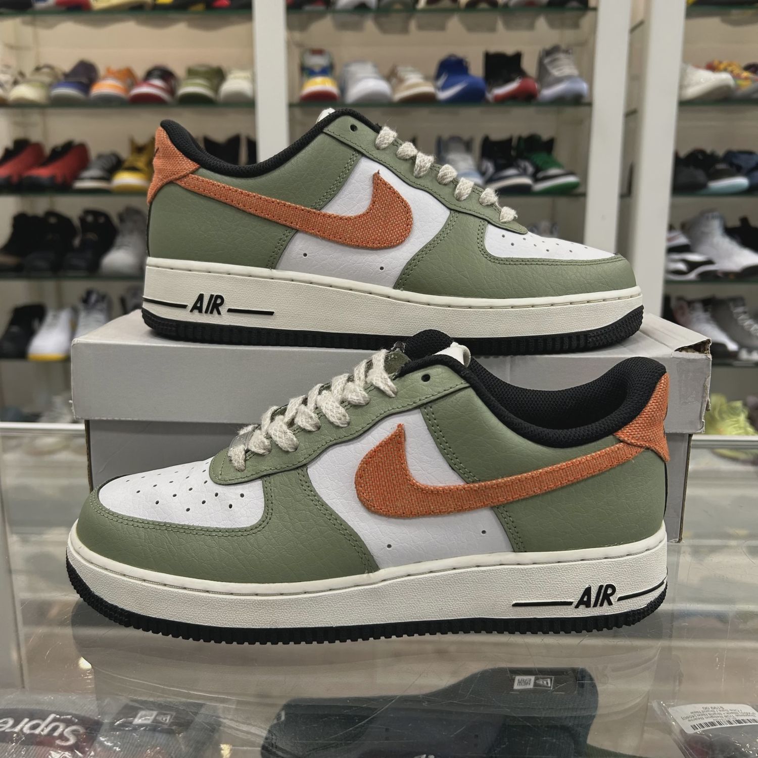 Nike Air Force 1 Low '07 Oil Green Orange • Pre-Owned [3314]
