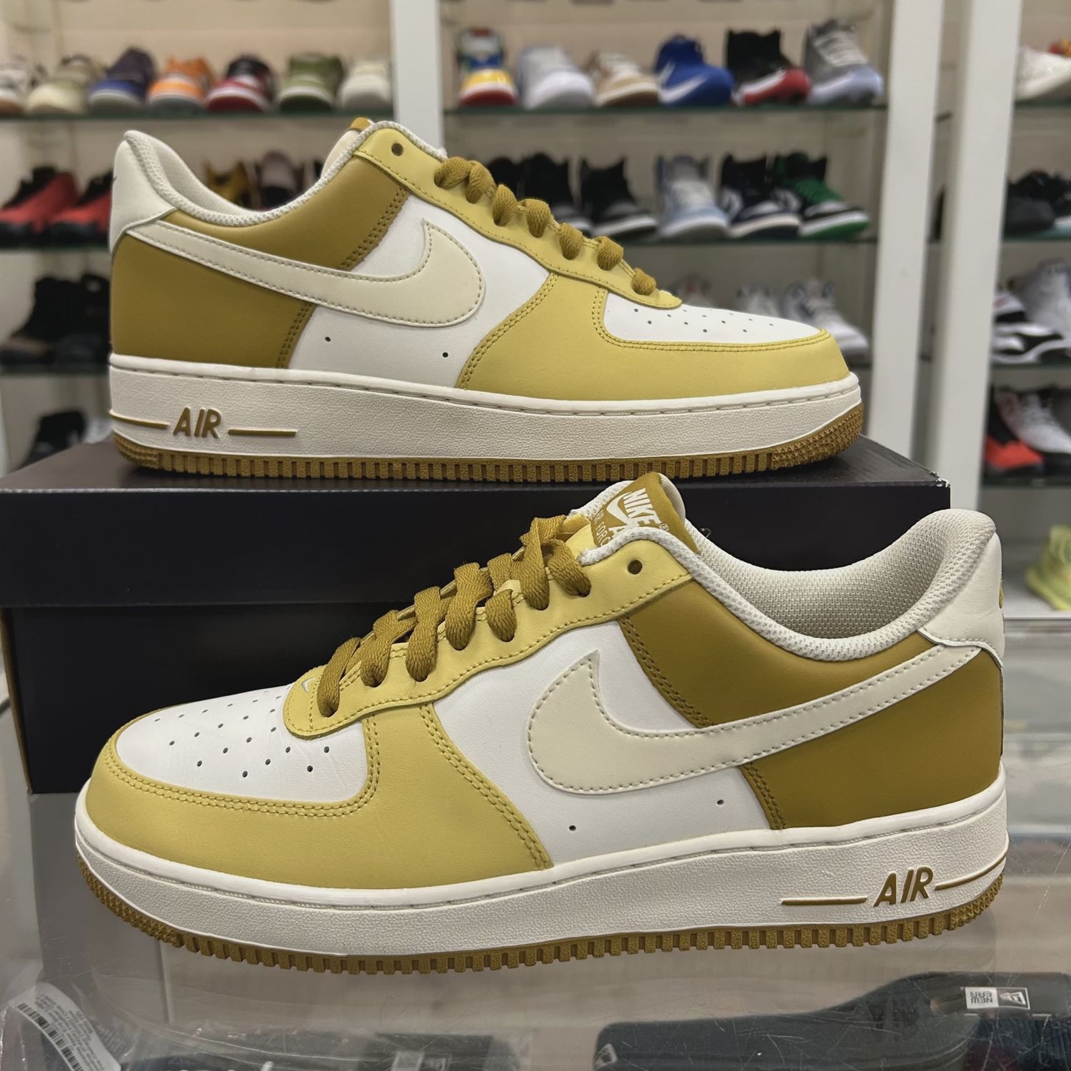 Nike Air Force 1 Low '07 Bronzine Saturn Gold • Pre-Owned [7625]