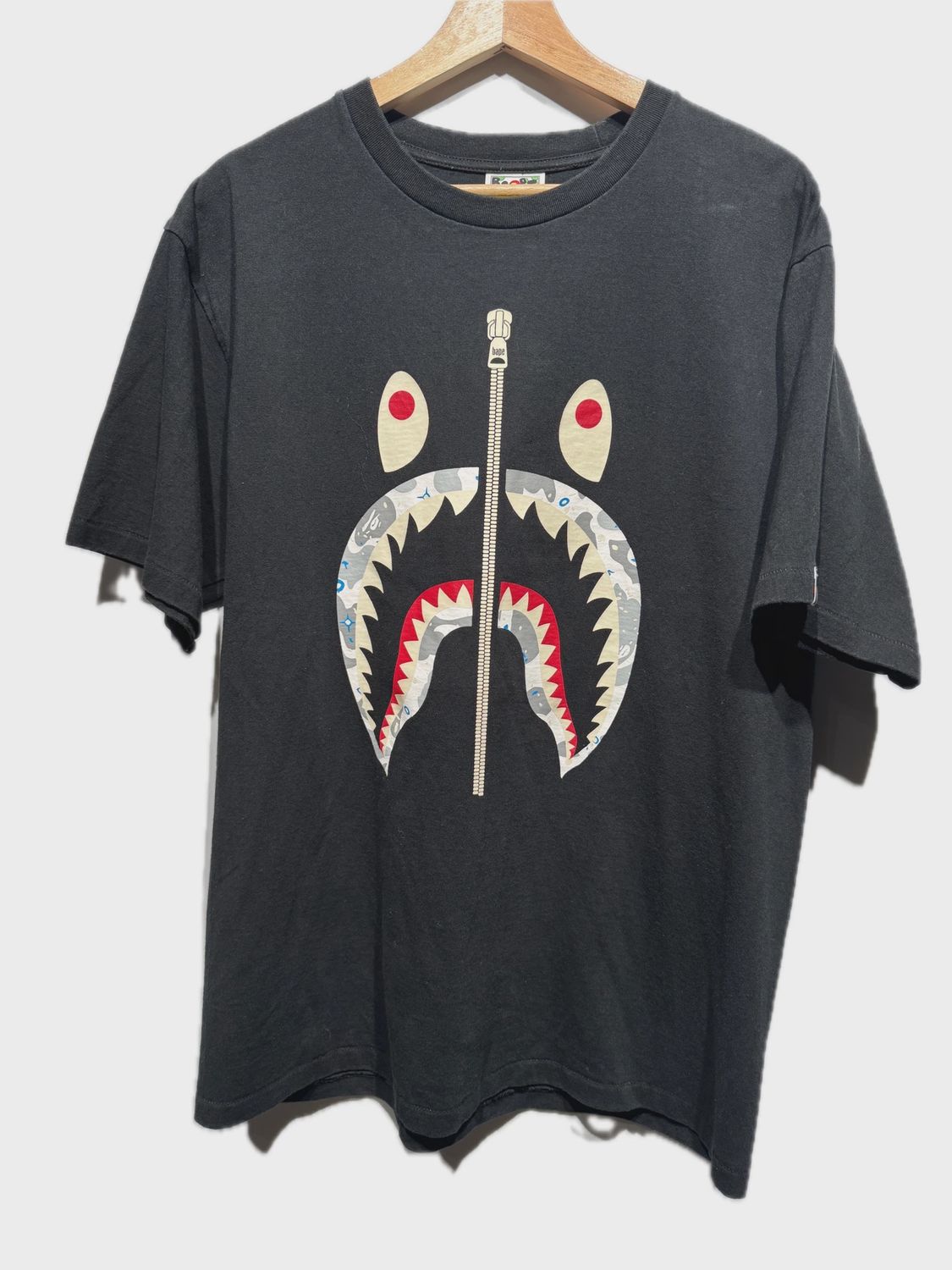 Bape Shark Logo Eggshell Black Tee Shirt size XL • Pre-Owned [2576]