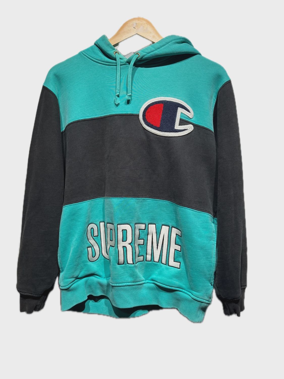 Champion x Supreme Hoodie Teal size Small • Pre-Owned [1499]
