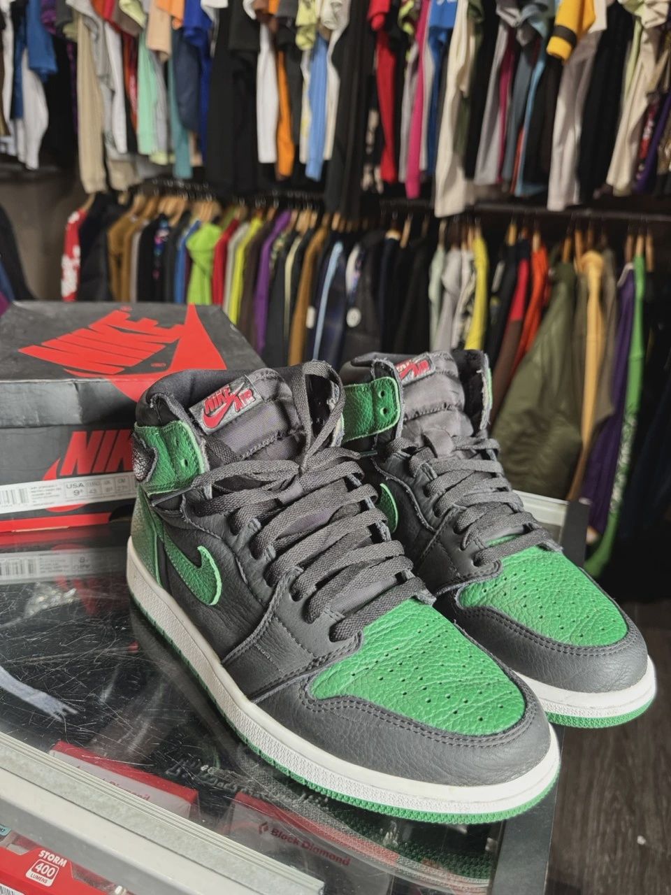 Air Jordan 1 Retro High Pine Green Black (Grade School) • Pre-Owned [4885]