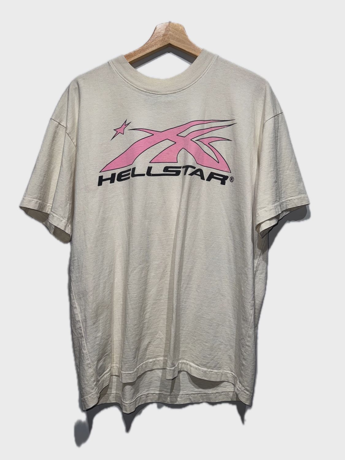 Hellstar Sport Logo Tee Shirt White size Medium • Pre-Owned [9358]