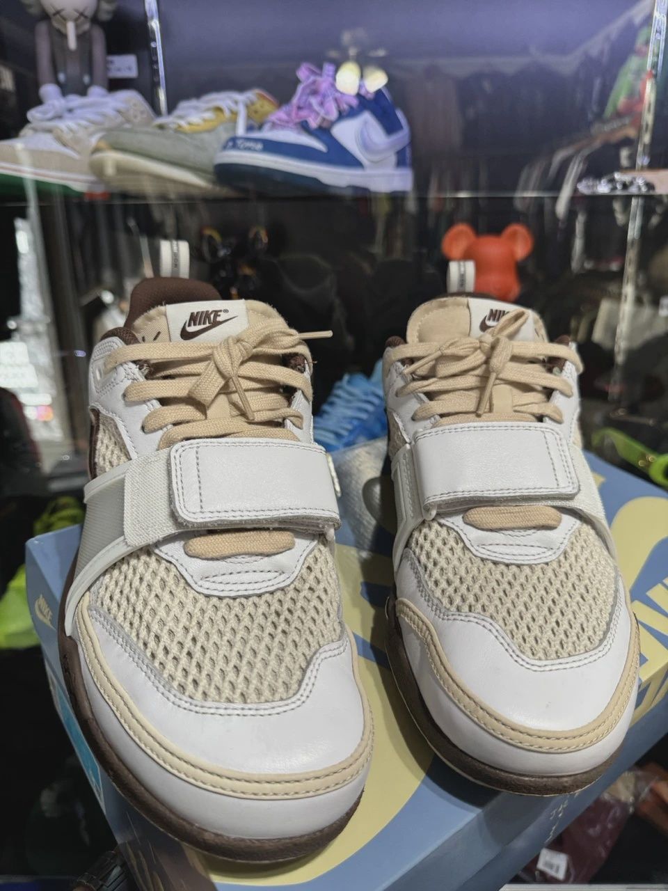 Nike Zoom Field Jaxx Travis Scott Light Chocolate • Pre-Owned [1697]