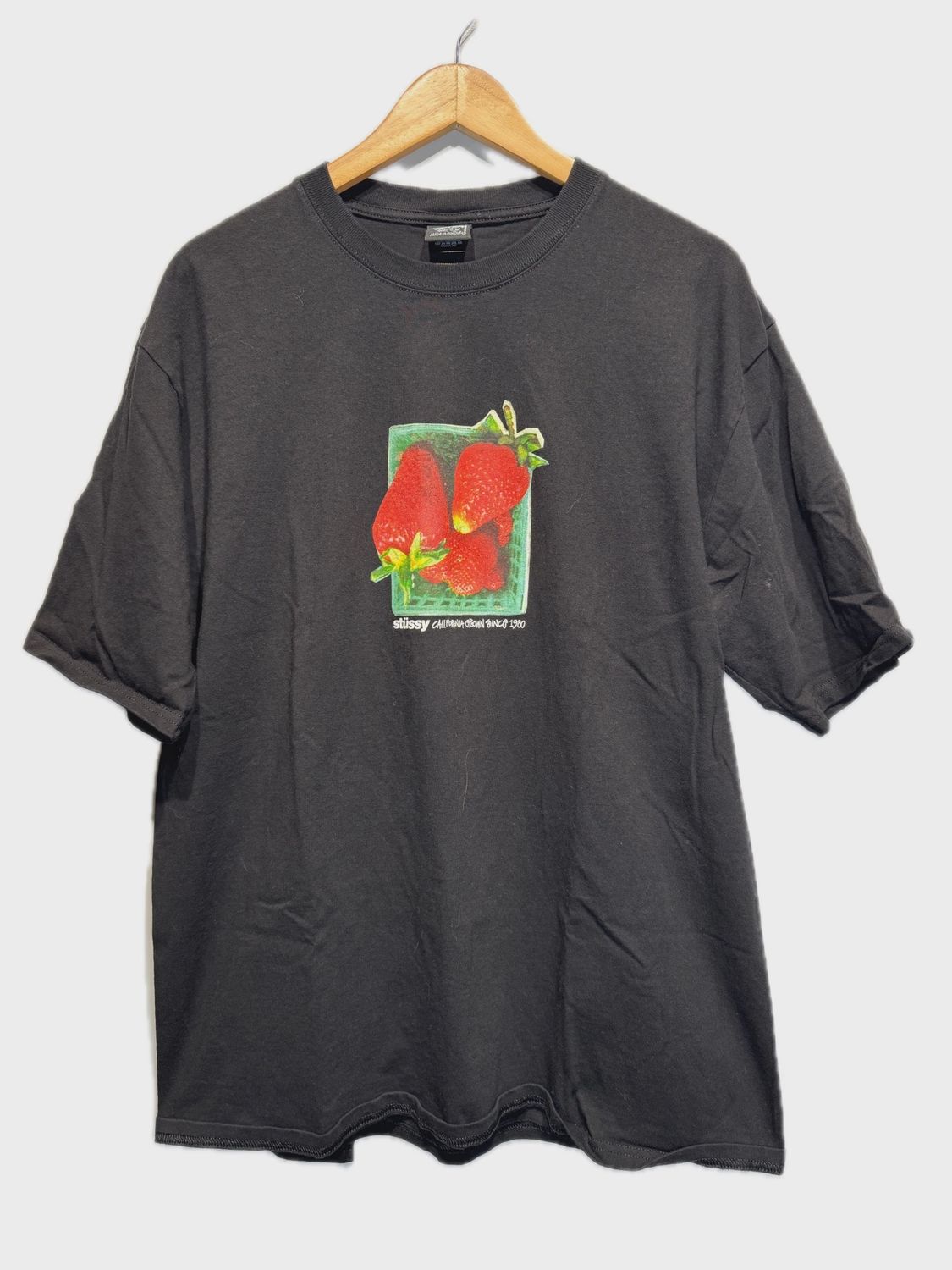 Stussy Berries Tee Black size XL • Pre-Owned [0999]