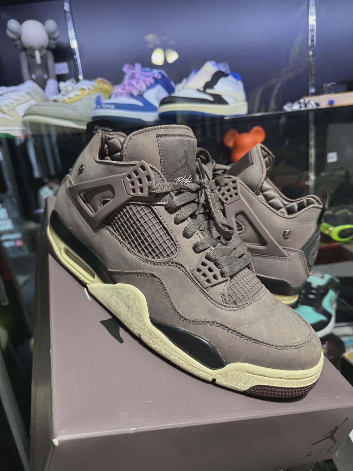 Air Jordan 4 Retro SP A Ma Maniére Violet Ore • Pre-Owned [9703]
