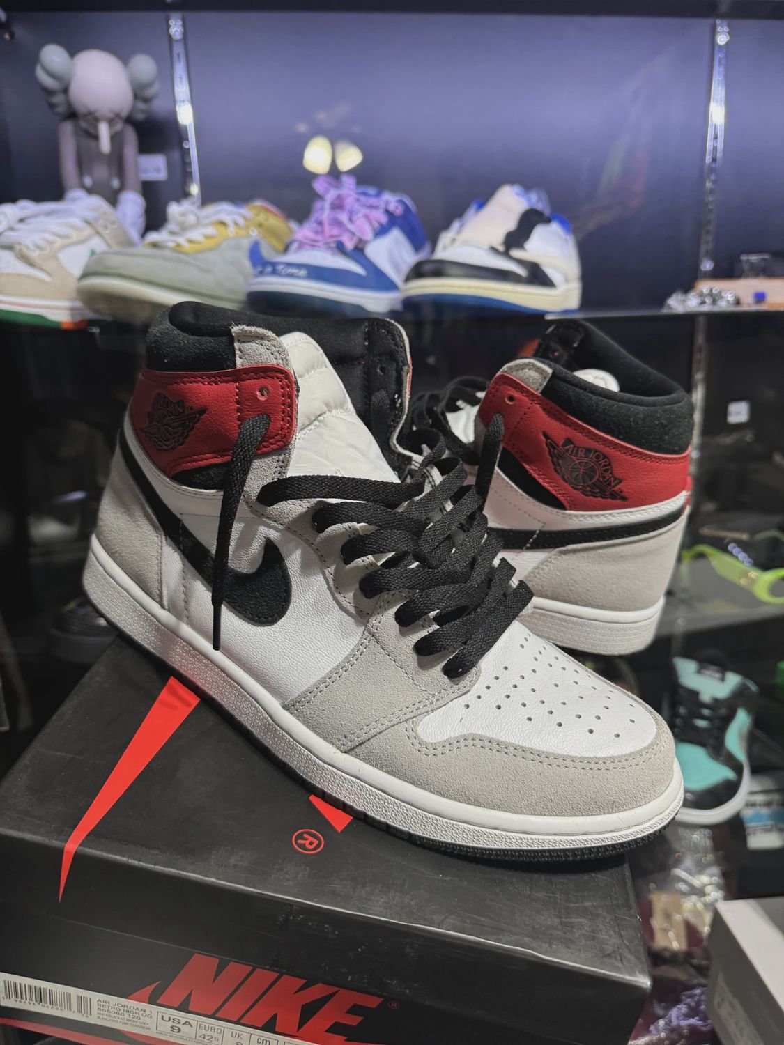 Air Jordan 1 Retro High Light Smoke Grey • Pre-Owned [6424]