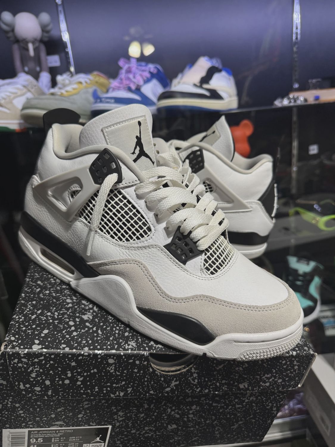 Air Jordan 4 Retro Military Black • Pre-Owned [0317]