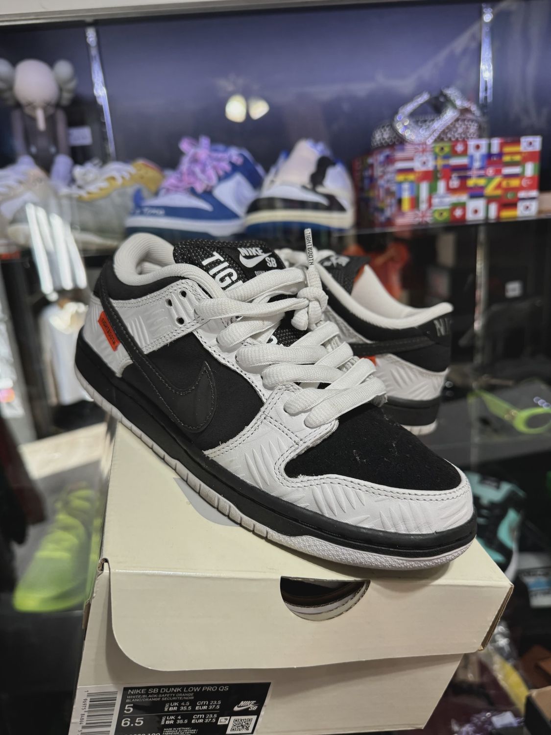 Nike SB Dunk Low TIGHTBOOTH • Pre-Owned [7386]