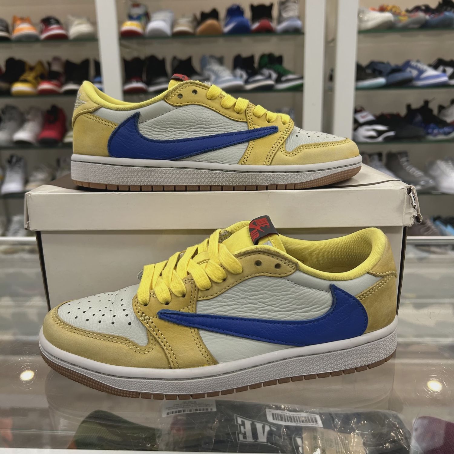 Air Jordan 1 Retro Low Original SP Travis Scott Canary (Women's) • Pre-Owned [4092]