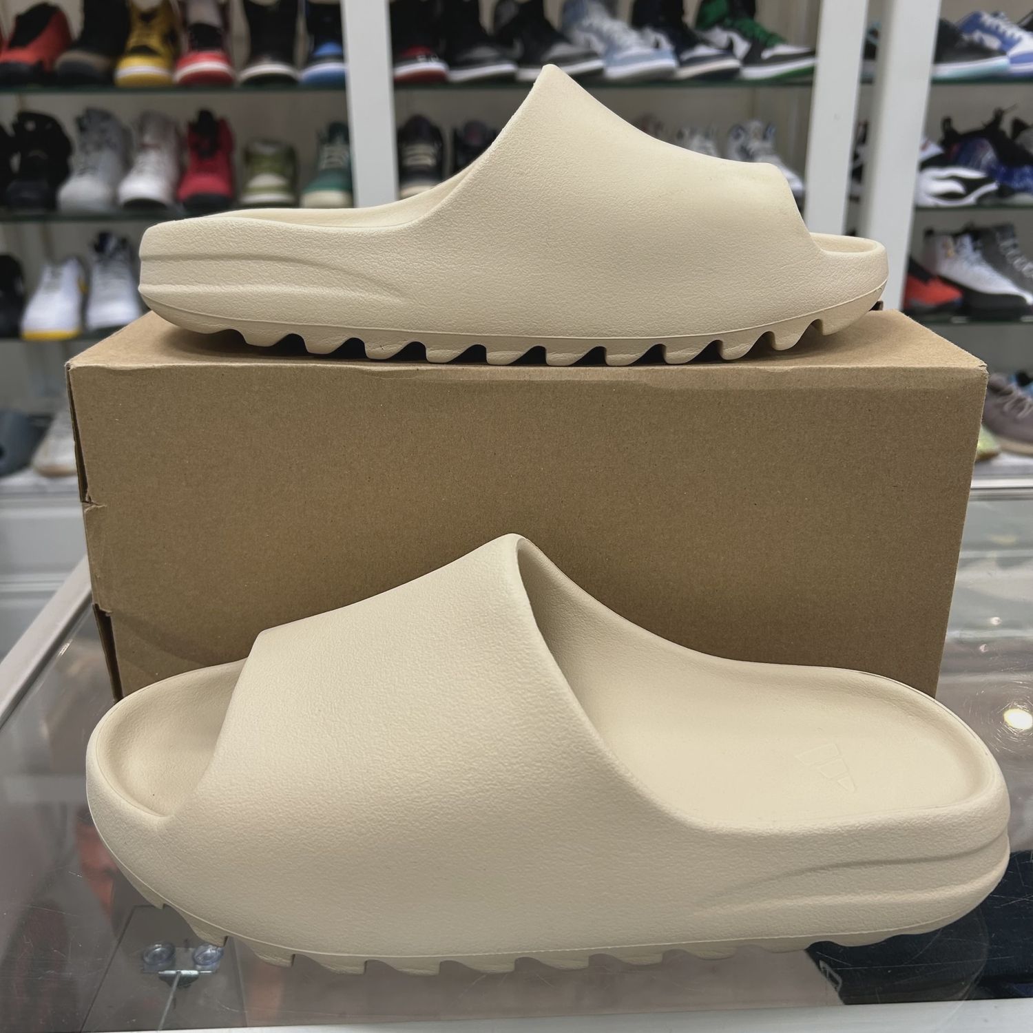 adidas Yeezy Slide Bone (2022/2023 Restock) • Pre-Owned [1521]