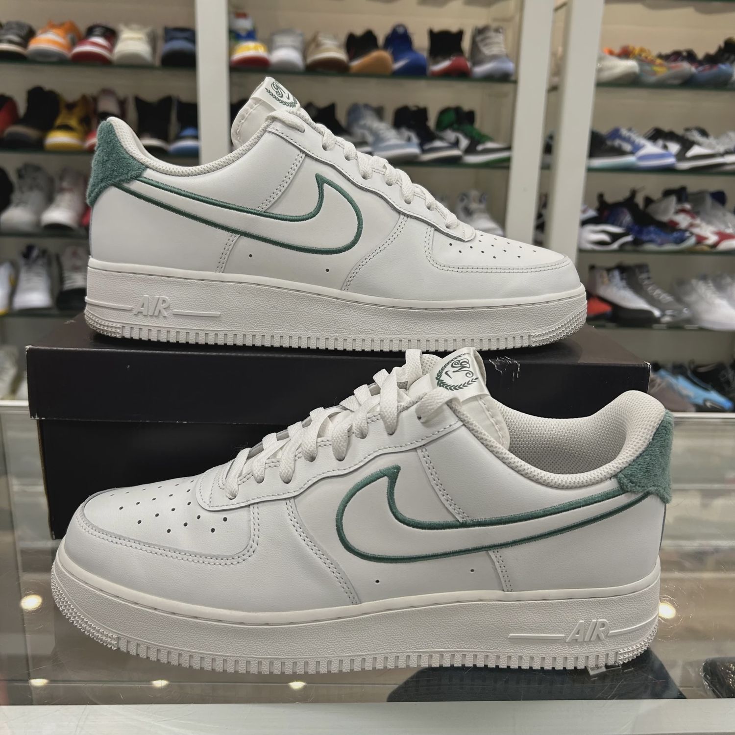 Nike Air Force 1 Low Resort and Sport • Pre-Owned [1370]