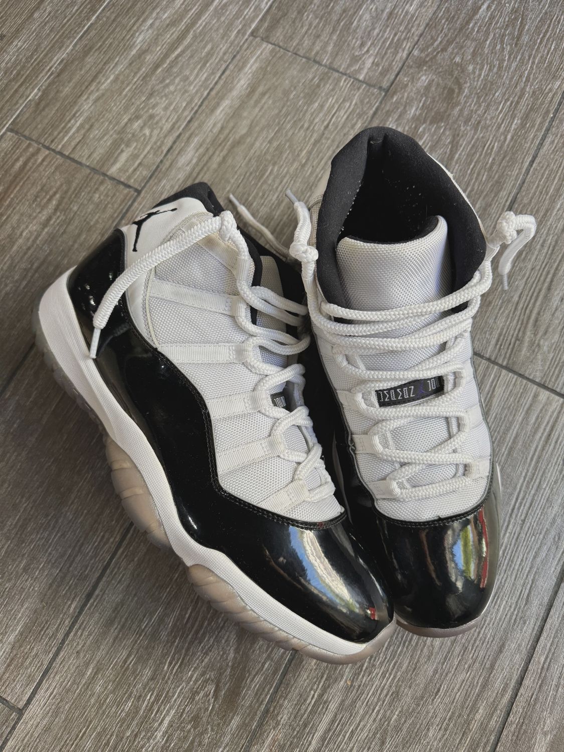 Air Jordan 11 Retro Concord (2018) • Pre-Owned [7500]