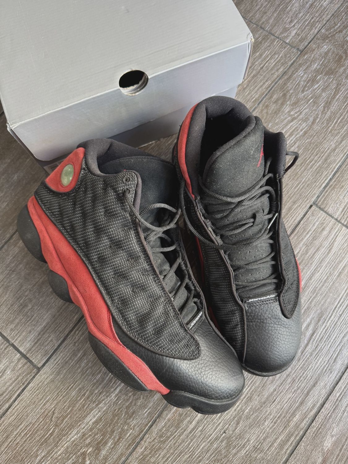 Jordan 13 Retro Bred (2017) • Pre-Owned [1818]