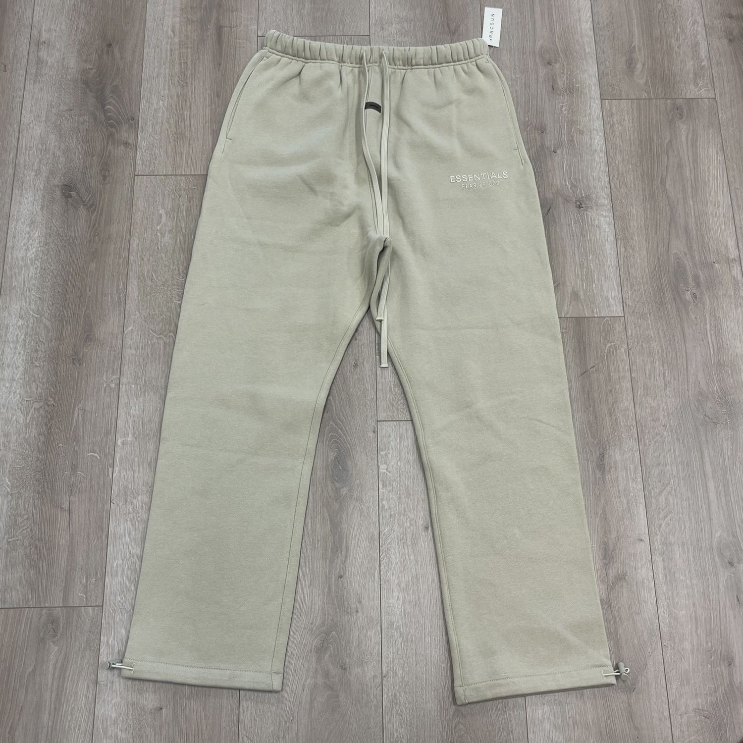 Relaxed Fear of God Fleece Sweatpants Beige NEW • Brand New [1064]