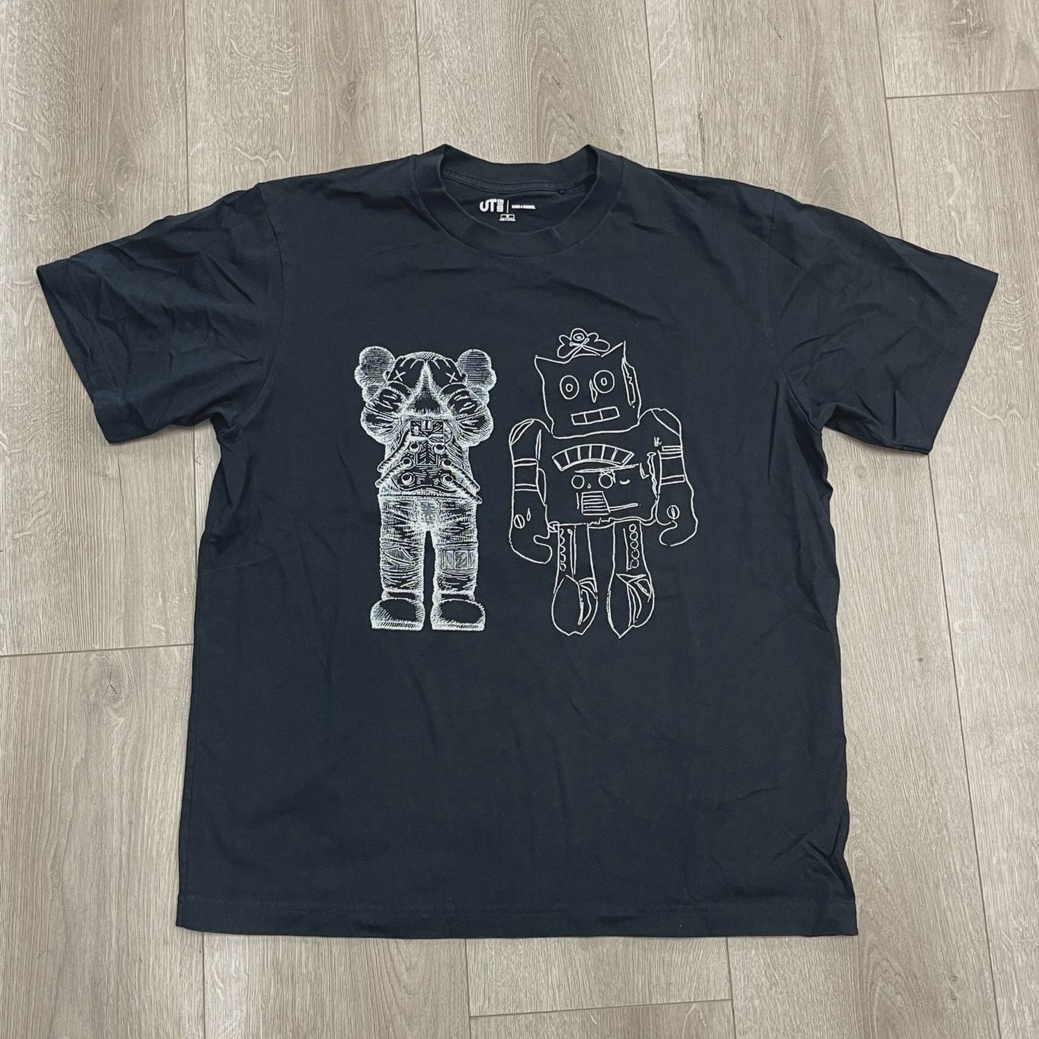 Uniqlo KAWS x Warhol Black Tee  • Pre-Owned [9618]