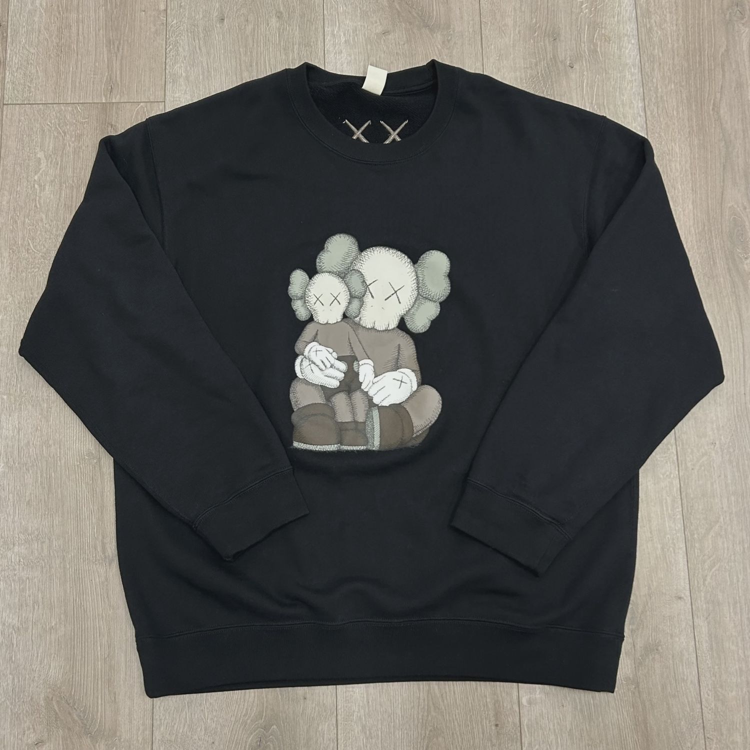 Kaws crewneck sweater • Pre-Owned [5686]