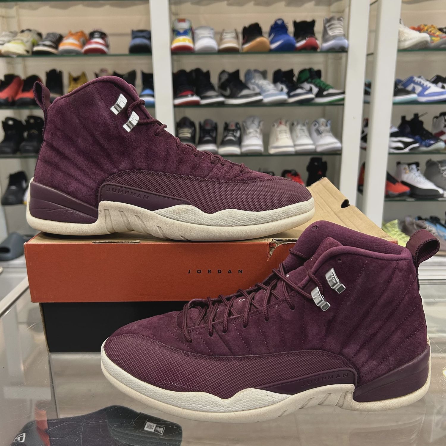 Air Jordan 12 Retro Bordeaux • Pre-Owned [6885]