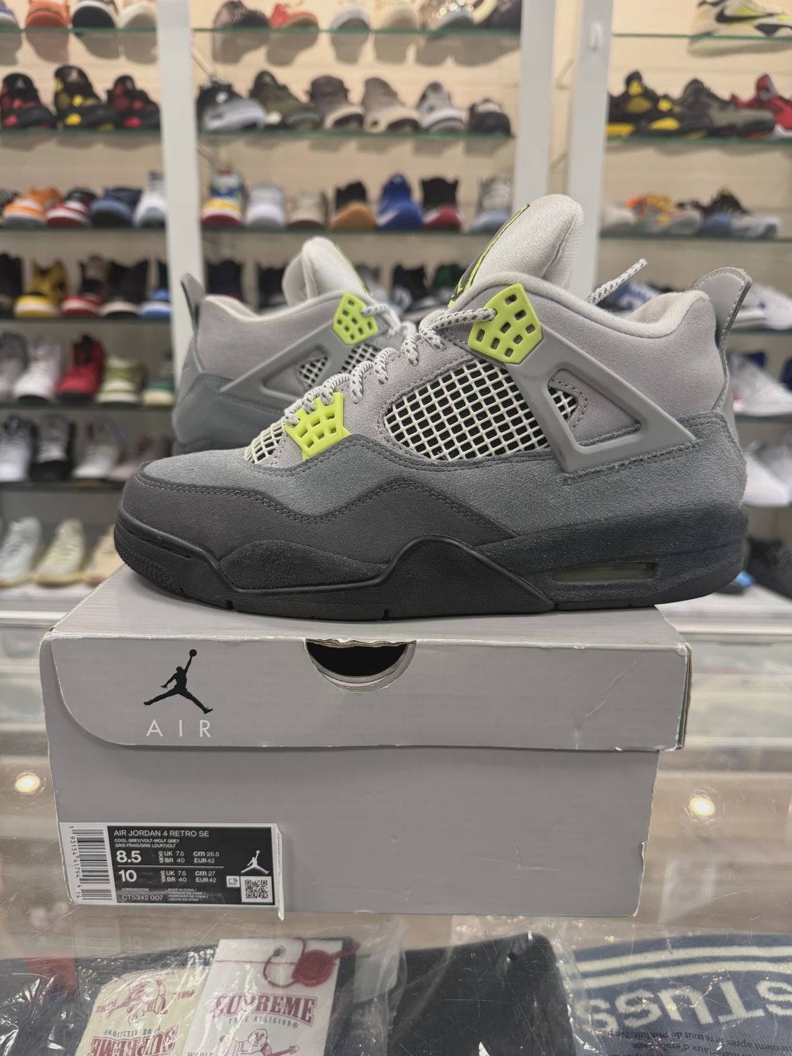 Air Jordan 4 Retro SE 95 Neon • Pre-Owned [3770]