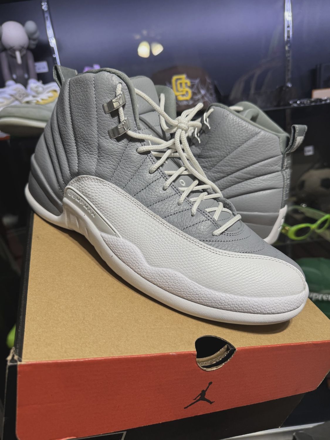 Air Jordan 12 Retro Stealth • Pre-Owned [7758]