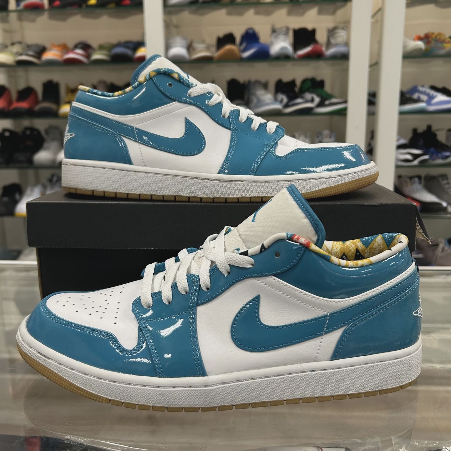 Jordan 1 Low SE Barcelona Cyber Teal • Pre-Owned [1227]