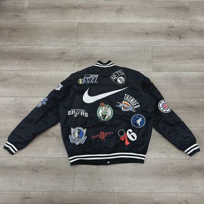 Supreme Nike®/NBA Teams Warm-Up Jacket M $_12.JPG?set_id=880000500F