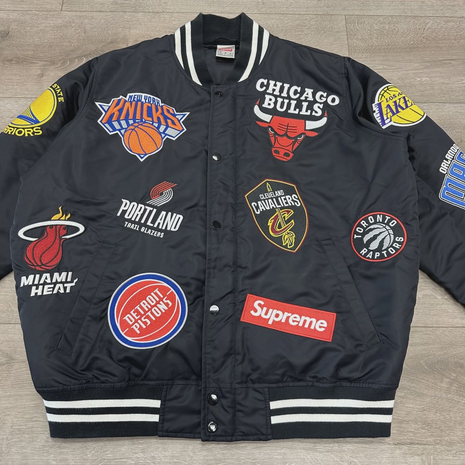 Supreme Nike NBA teams warm up jacket • Pre-Owned [2803]
