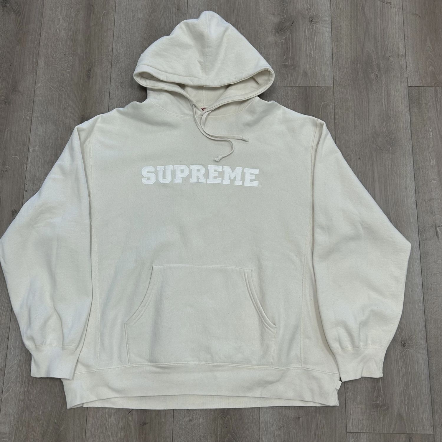 Supreme cream hoodie • Pre-Owned [0772]
