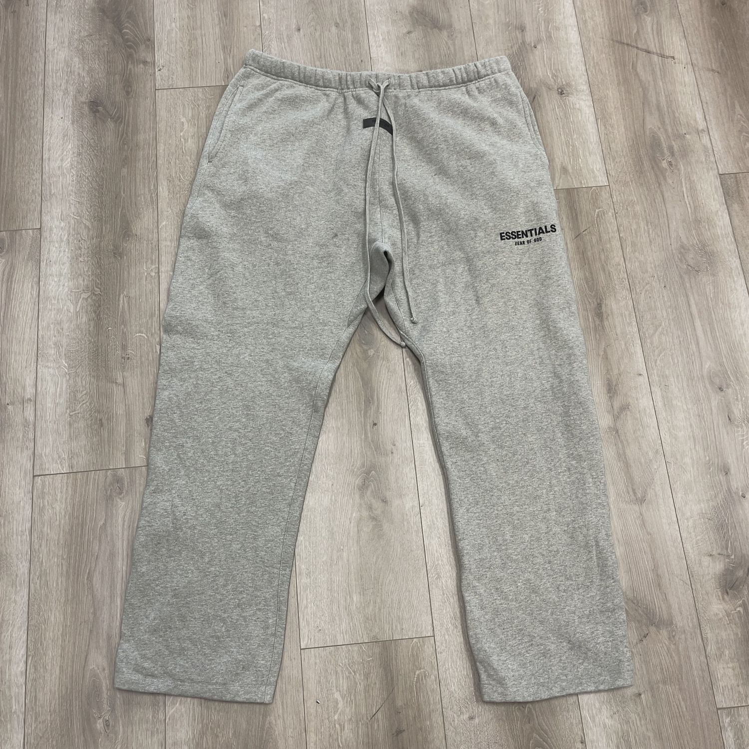 Fear of God Essentials Sweatpants in a Heather Grey • Pre-Owned [1785]