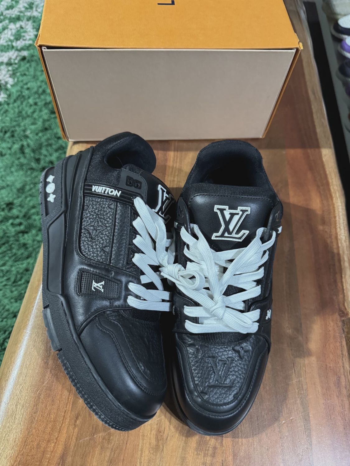 Louis Vuitton Black Trainer LV7 • Pre-Owned [3097]
